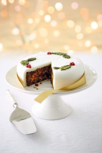 Aldi's Luxury All Over Iced Christmas Cake: €9.99 